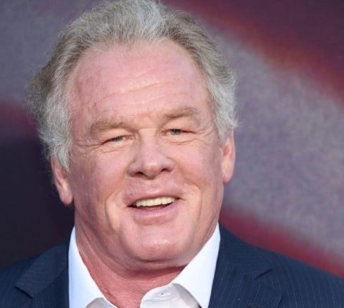 De l’icône des seventies au sage de Malibu : l’incroyable métamorphose de Nick Nolte que personne n’a reconnu