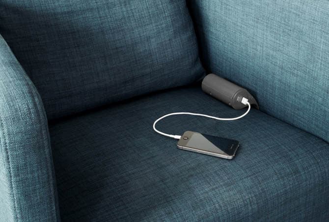 Rechargez-vous votre smartphone au mauvais endroit ? Les pompiers révèlent l’emplacement à bannir absolument pour éviter un drame.