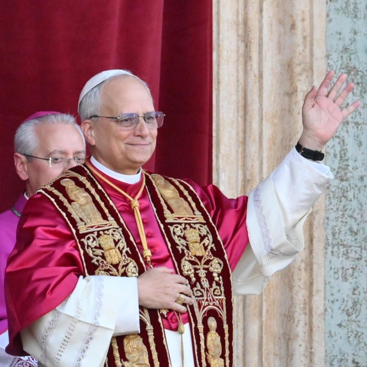 L’accessoire high-tech du pape Léon XIV qui affole la toile : un détail « irréel » repéré pendant la messe