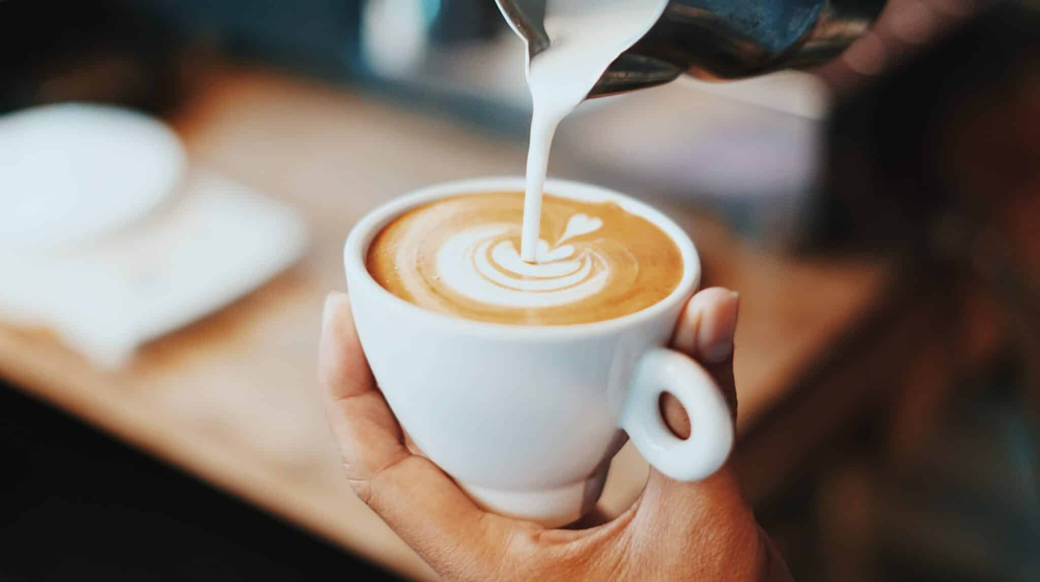 Tasse de café au lait onctueux