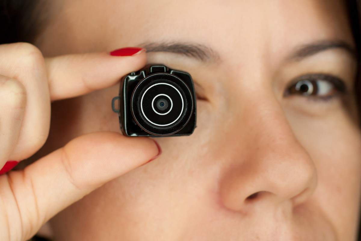 Cette caméra de surveillance a révélé la vérité sur mon mari et ma fille