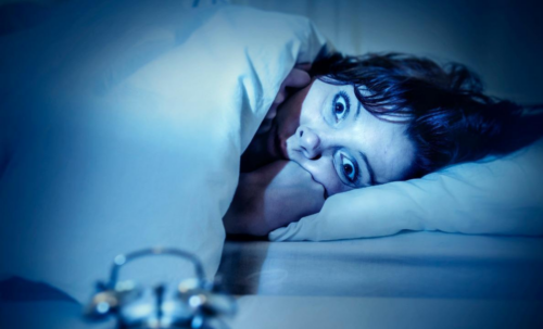 Illustration d'un cauchemar et d'un sommeil agité