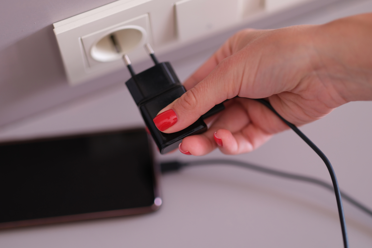 Chargeur de téléphone à débrancher