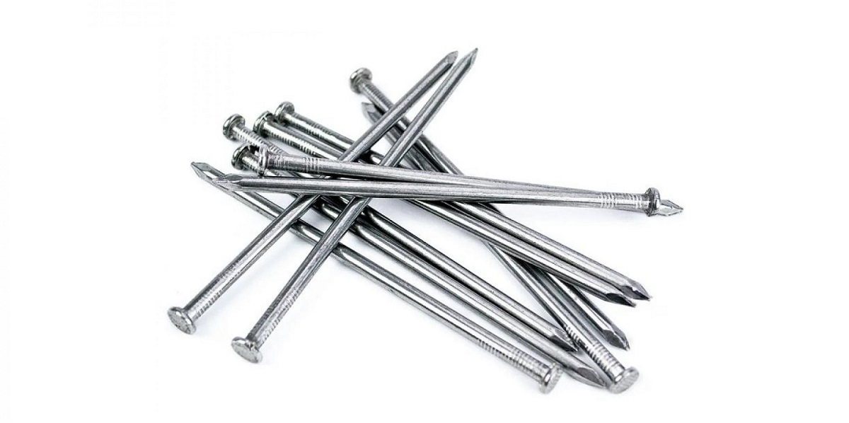 Matériel nécessaire : un clou, une ficelle, une bouteille et un écrou