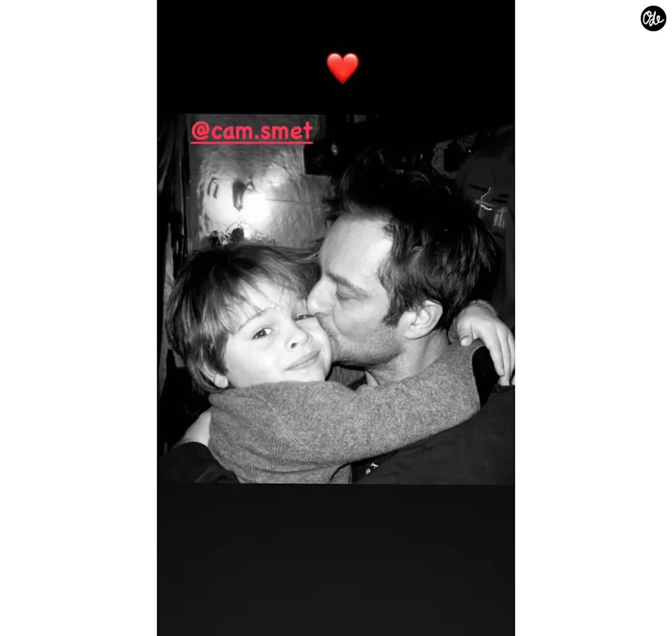 22 ans de Cameron Smet : au milieu de David Hallyday, Sylvie Vartan et sa fille Darina, une certaine Joséphine se fait remarquer - Yahoo! Actualités