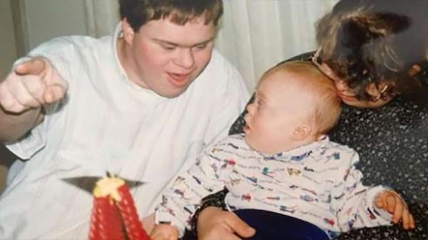 Lisa, Nic bébé et le papa de Nic