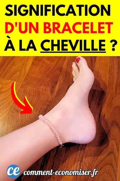 Un bracelet accroché sur une cheville d