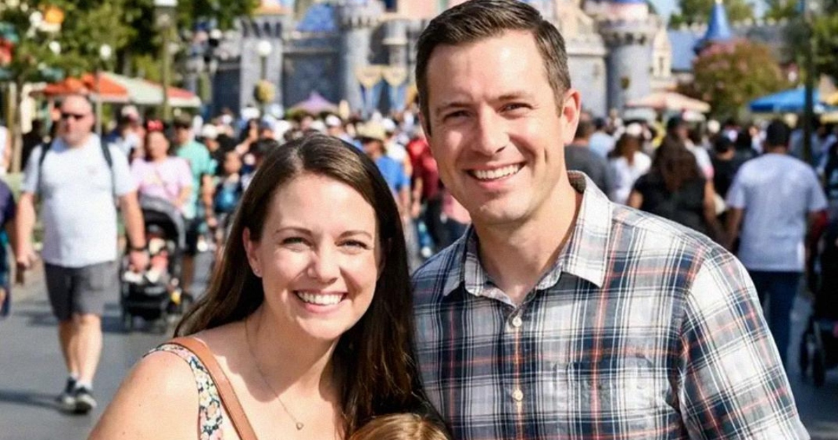 Collage photo évoquant une mère et sa fille, entre absence et retrouvailles