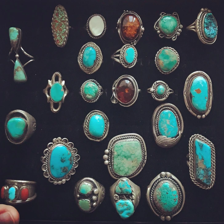 Collection de bijoux anciens de grand-mère