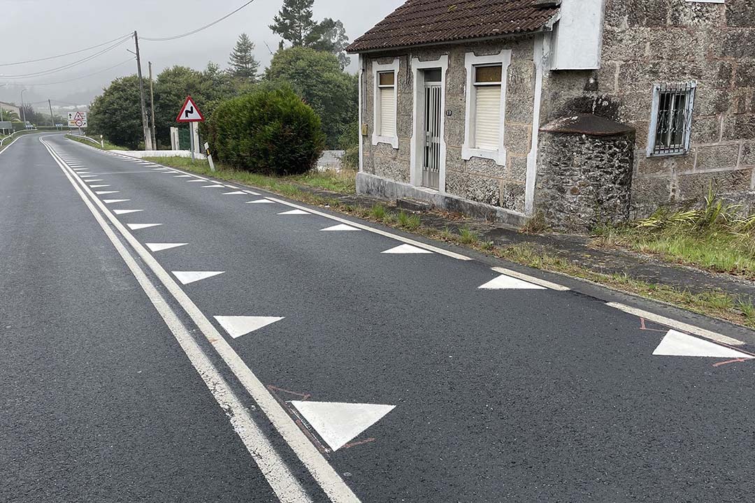 Triangles sur la chaussée : cette innovation visuelle fait ralentir les automobilistes sans qu'ils s'en aperçoivent