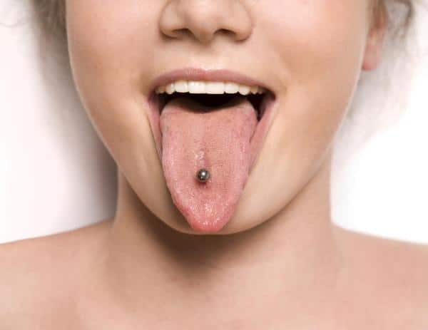 Piercing lingual : ce que révèle vraiment cet accessoire méconnu
