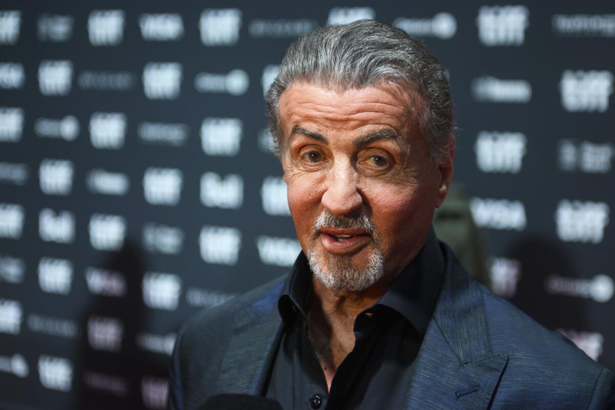 Abandonné à sa naissance, élevé dans un foyer : comment le paria est devenu une icône mondiale du cinéma