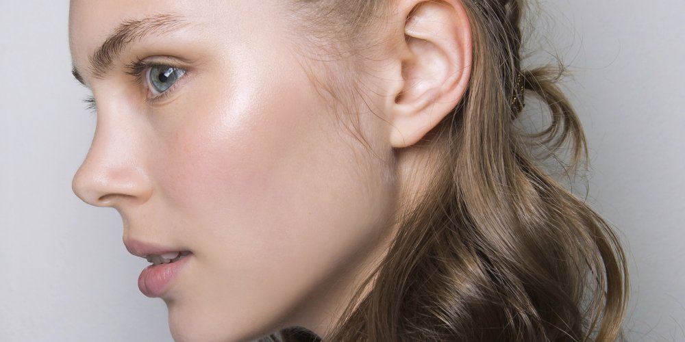 Teint illuminé après l'application d'un soin maison