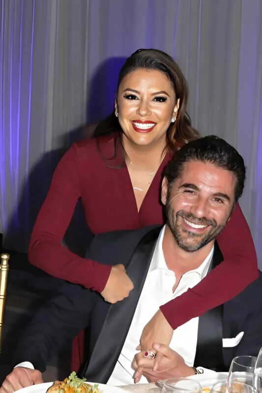 Portrait souriant d'Eva Longoria