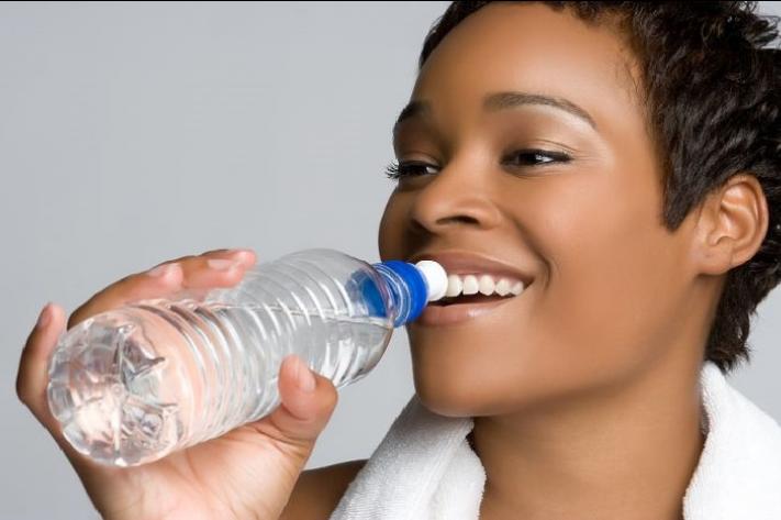 Votre urine en dit long sur votre santé : ce que ses nuances révèlent vraiment