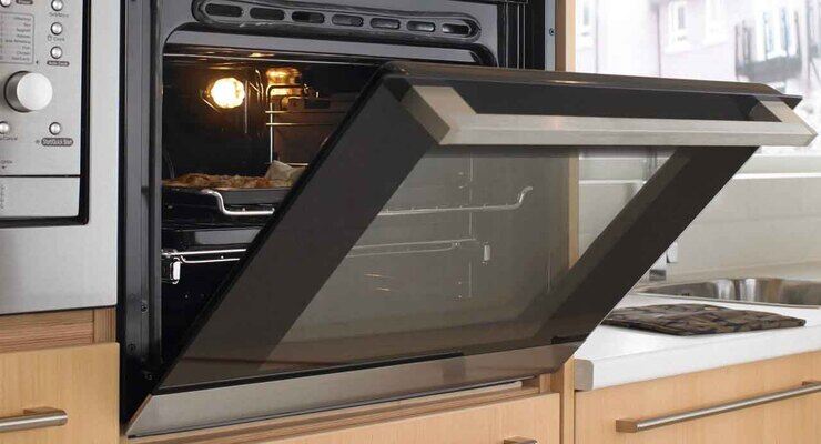 Porte de four encrassée