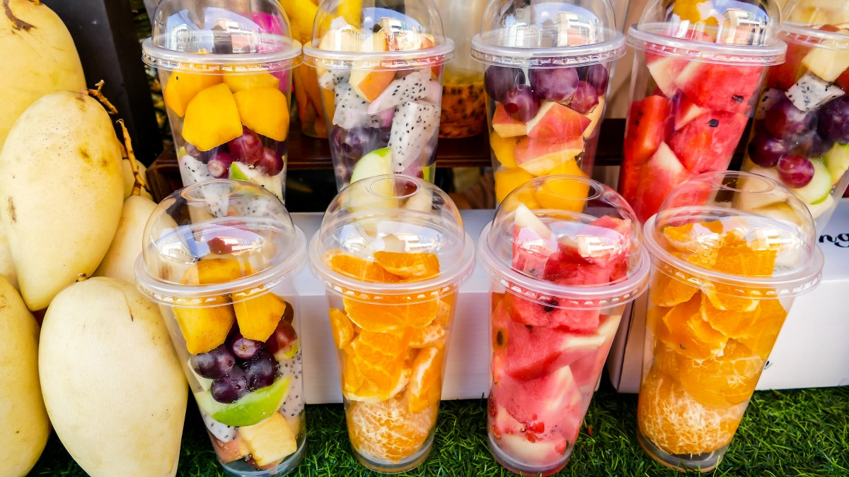 Barquette de fruits mélangés précoupés