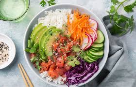 Assortiment de légumes colorés dans une assiette