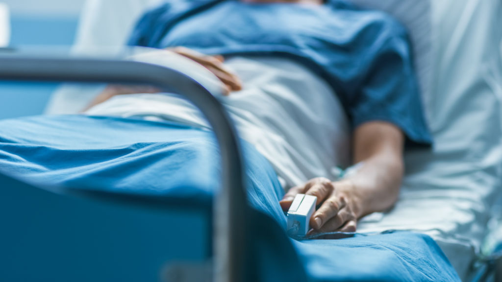 Patient hospitalisé sous monitoring cardiaque