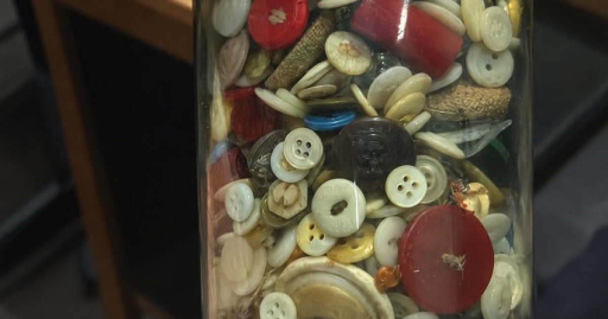 7 idées créatives pour recycler vos vieux boutons en objets déco et bijoux faits main