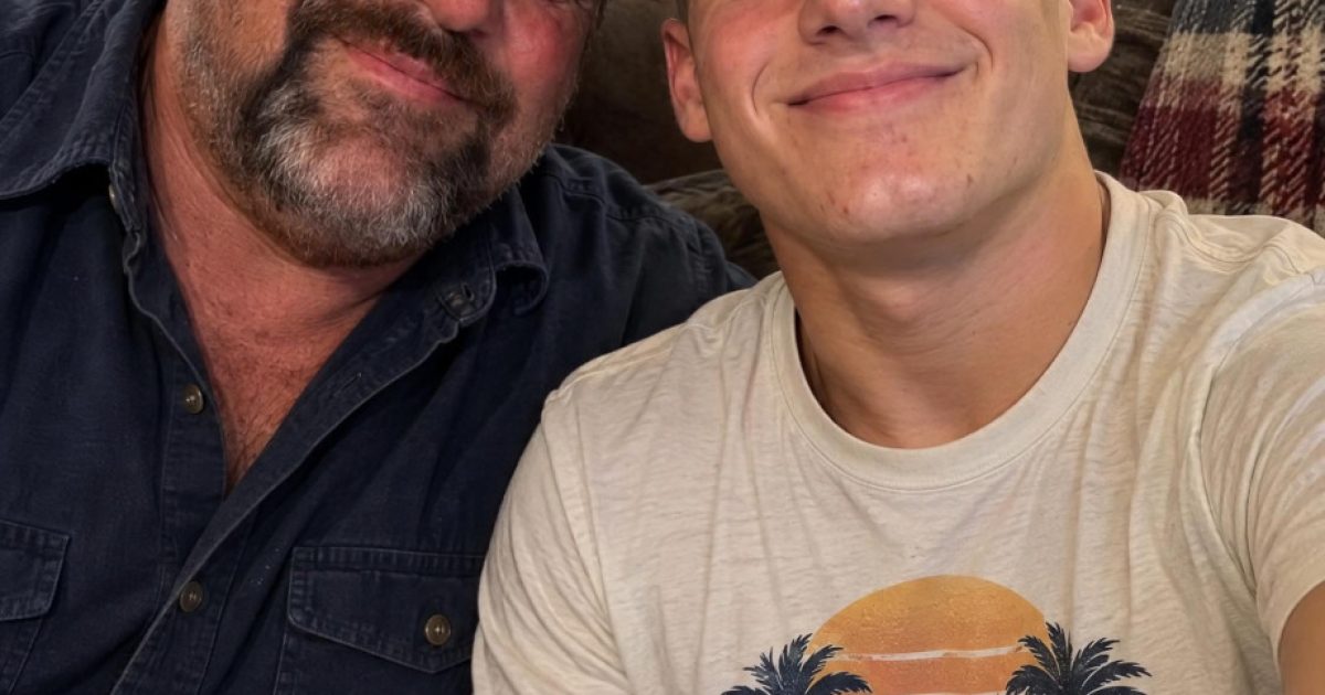 Il faisait payer le loyer à son fils de 18 ans : le secret révélé après sa mort a brisé tous les cœurs
