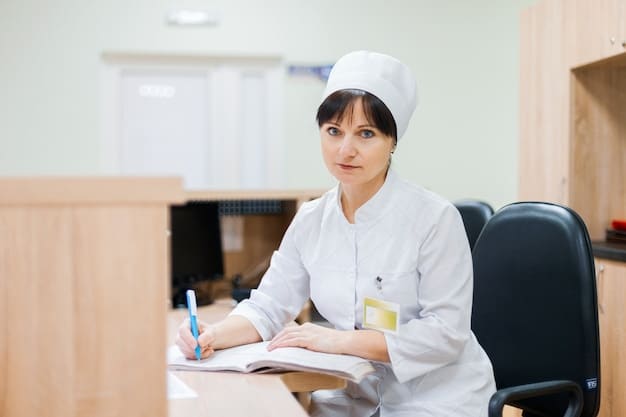 Il croyait mourir à l’hôpital, mais une inconnue pousse sa femme à placer une caméra cachée : ce qu’elle découvre la sidère