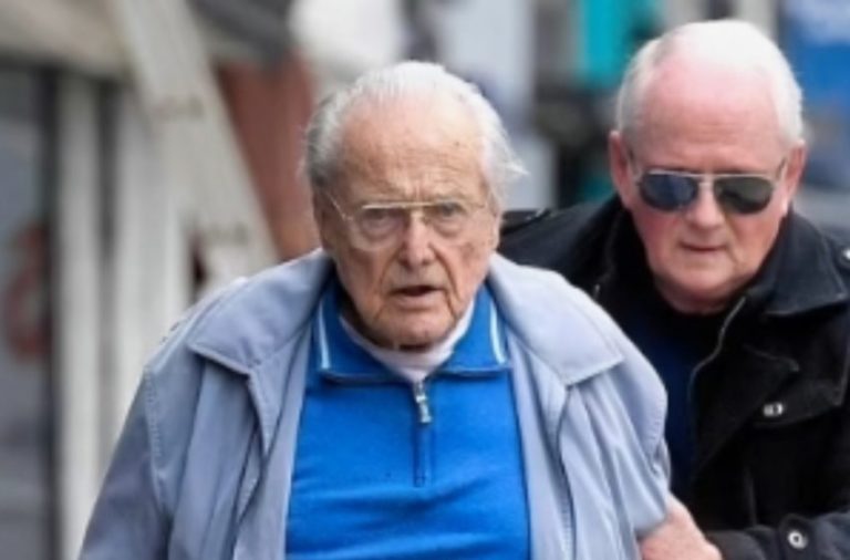 William Daniels, acteur américain, souriant