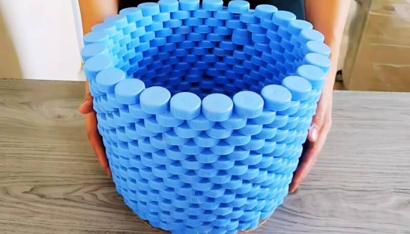 Donnez une seconde vie à vos bouchons en plastique : le panier DIY qui change tout