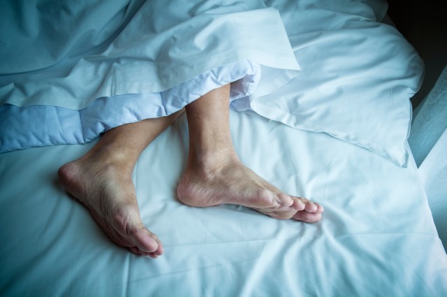 Sursauts musculaires nocturnes : ce que votre corps essaie de vous dire