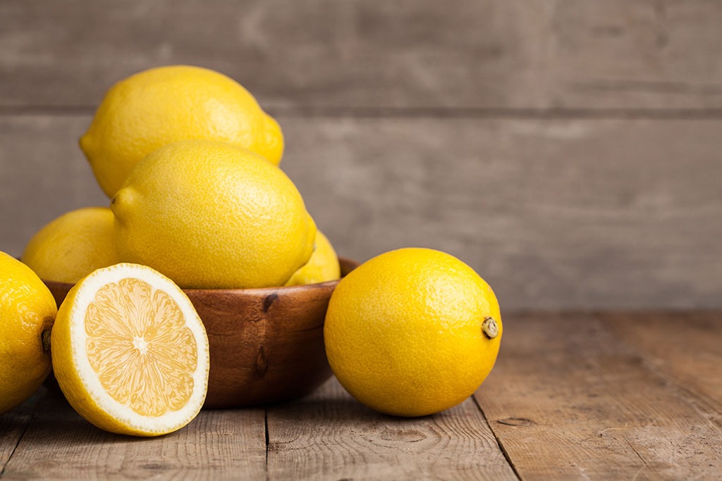 Citrons utilisés pour le nettoyage
