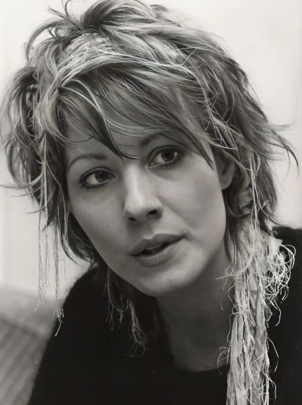 Linda Kozlowski engagée dans une action caritative