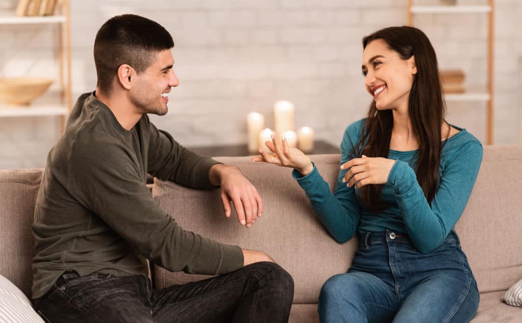 Comment repérer les signes discrets d’un homme vraiment amoureux