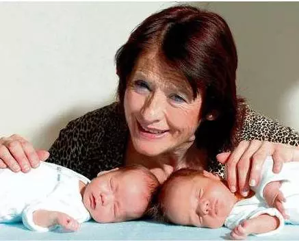 Devenir mère à 66 ans : l’incroyable destin de Maria, maman de jumeaux contre vents et marées