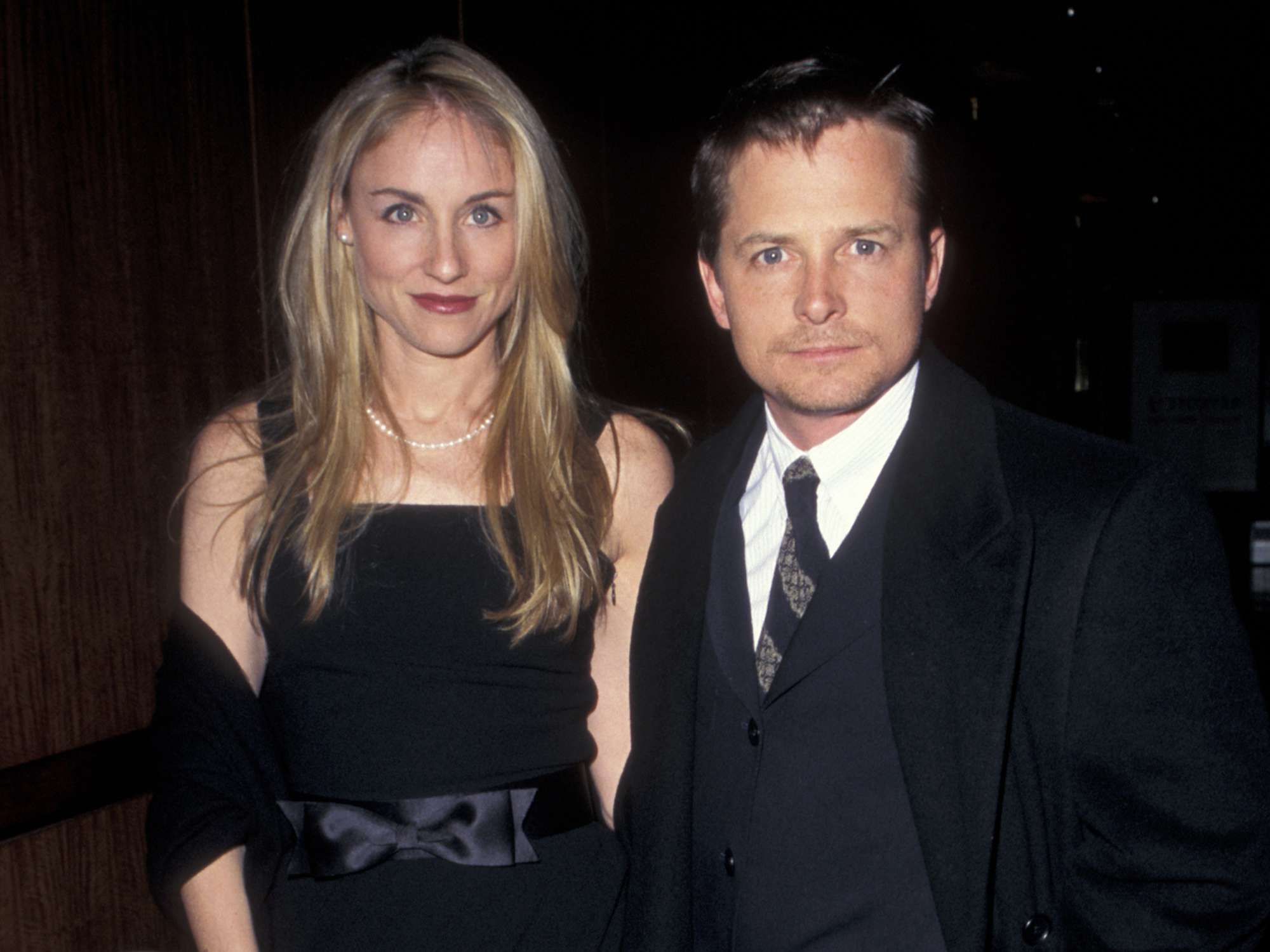 Michael J. Fox et son épouse Tracy Pollan, un couple souriant et complice.