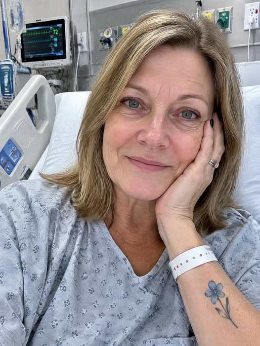 Elle n'a jamais su pourquoi sa mère portait cette petite fleur tatouée… jusqu'à ce jour à l'hôpital