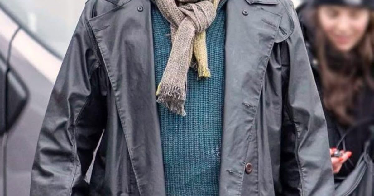Pierce Brosnan aperçu sur les côtes irlandaises : ces photos authentiques qui font craquer ses fans