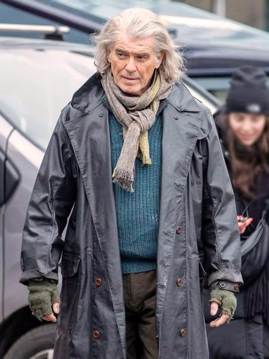 Pierce Brosnan aperçu sur les côtes irlandaises : ces photos authentiques qui font craquer ses fans