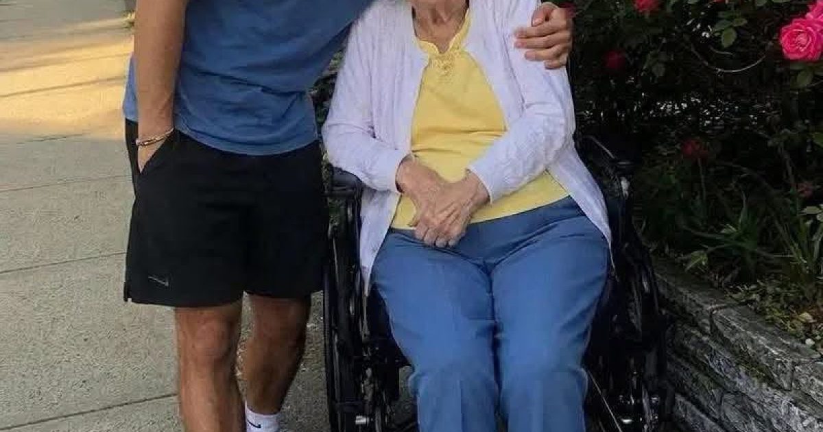 Il prend soin d'une vieille dame contre une promesse d'héritage : ce qu'elle lui laisse vraiment va le briser