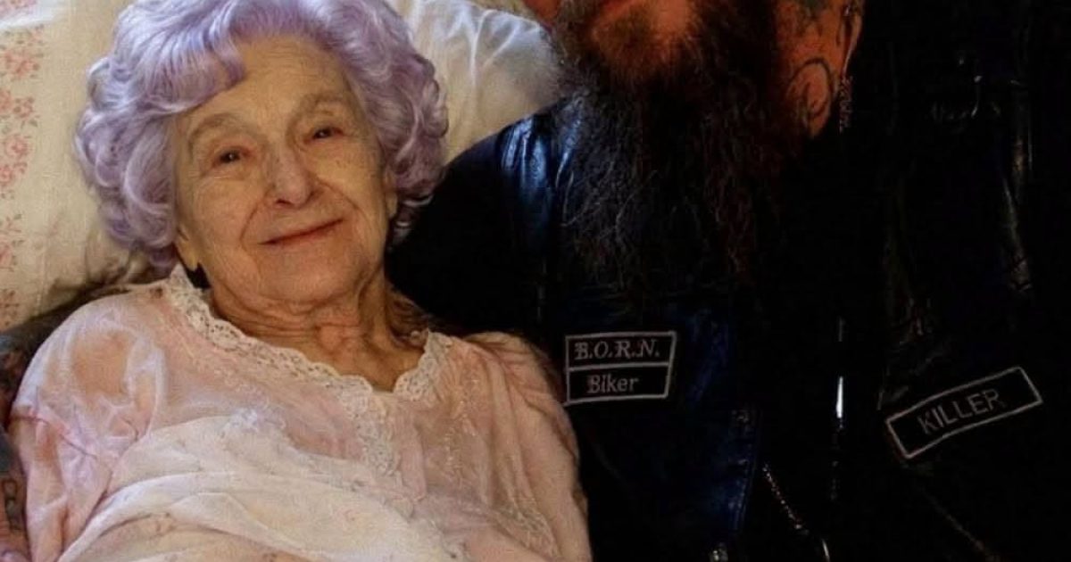 Elle arrive en urgence et découvre un inconnu aux tatouages s'occuper de sa mère — la vérité va tout changer