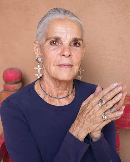 Ali MacGraw à 85 ans : une apparition new-yorkaise qui inspire des millions de femmes
