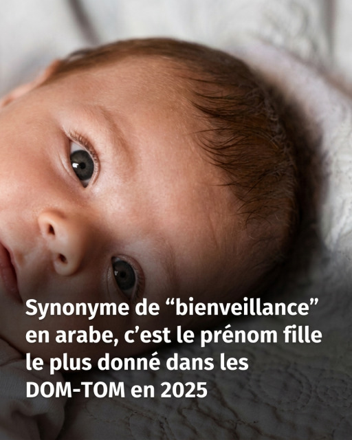 Inaya : le prénom féminin plein de douceur qui conquiert les parents français en 2025