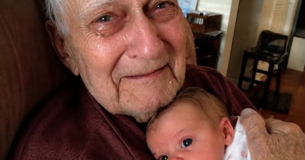 Cette petite fille aux yeux bicolores a fait ressurgir un secret familial vieux de trois générations