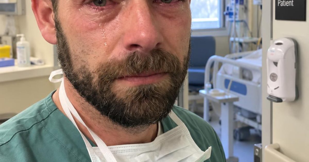 Elle lui apporte un déjeuner au bureau et découvre qu'il a tout décidé sans elle