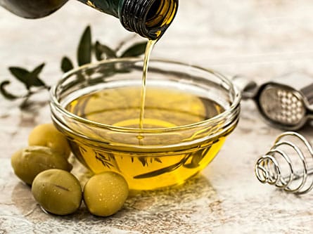 Ongles longs et solides : les méthodes éprouvées pour booster leur pousse naturellement