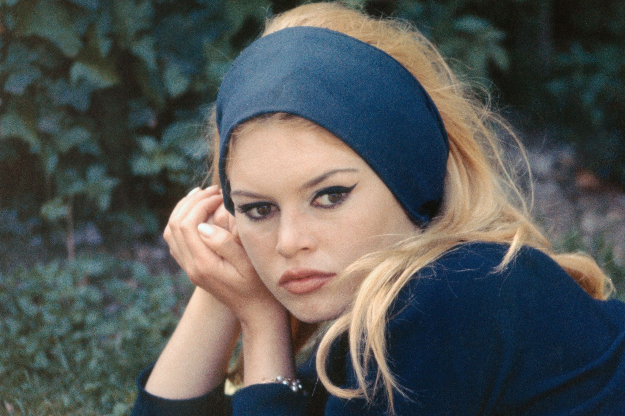 Brigitte Bardot face aux médias et aux projecteurs de la gloire