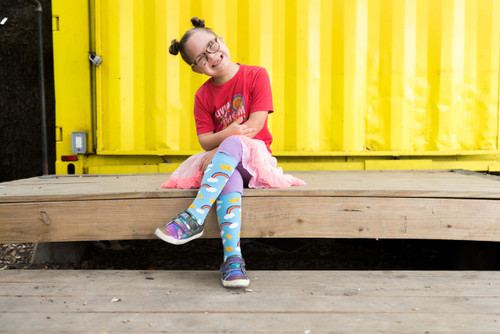 Chaussettes arc-en-ciel, symbole de la trisomie 21