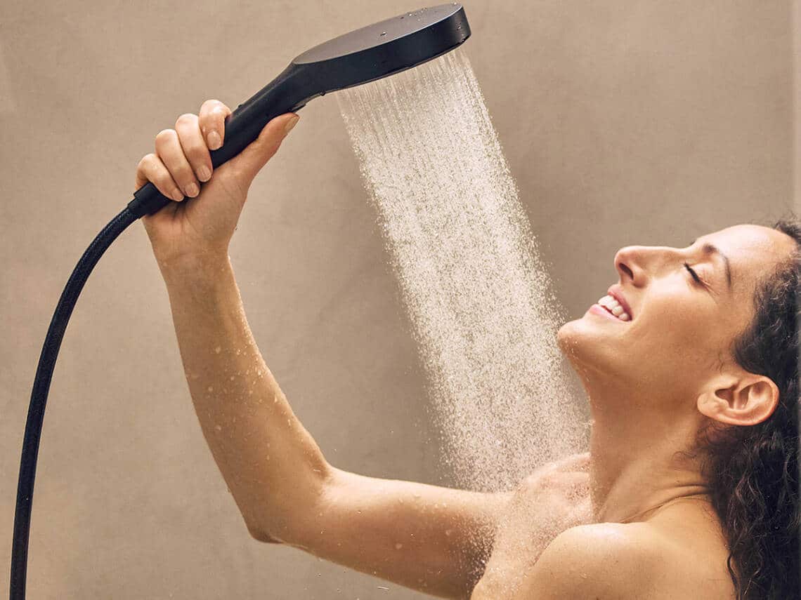 Se doucher tous les jours : bonne ou mauvaise idée ? Voici ce qu’en disent les experts