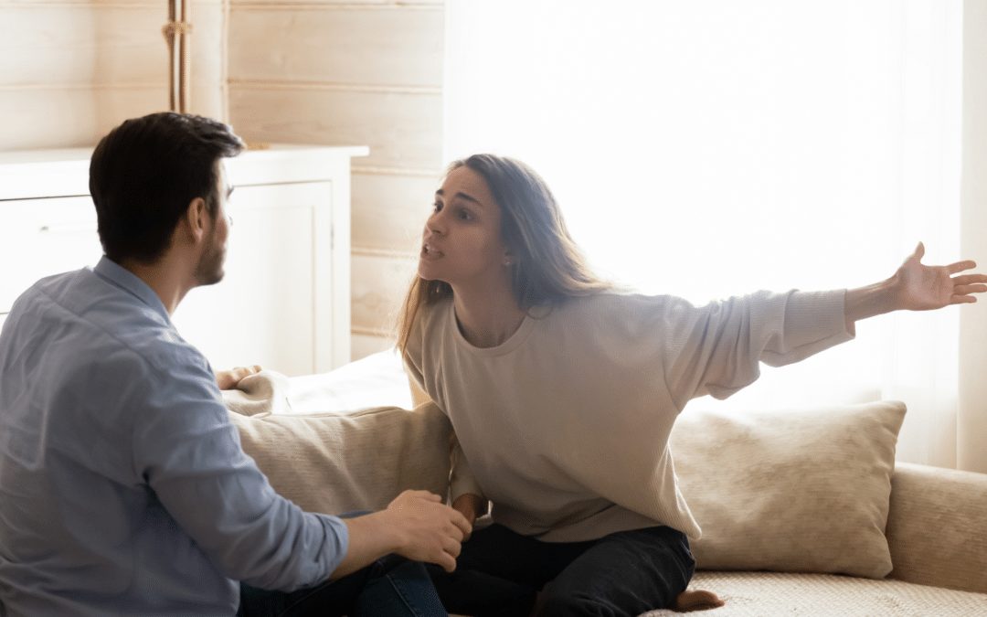 Les 12 comportements qui trahissent un désintérêt amoureux chez un homme