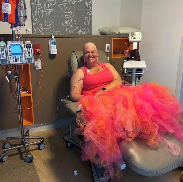 Cancer stade 4 : à 47 ans, elle tire la sonnette d’alarme sur un symptôme anodin que tout le monde ignore
