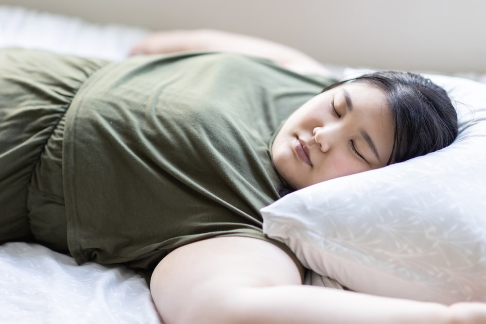 Votre oreiller trempé vous intrigue ? Voici ce que la bave nocturne révèle sur votre santé